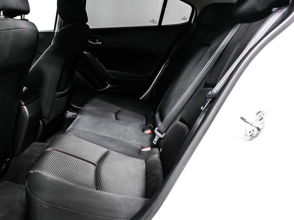 Б/У Мазда 3 2018 года. Фото: #11