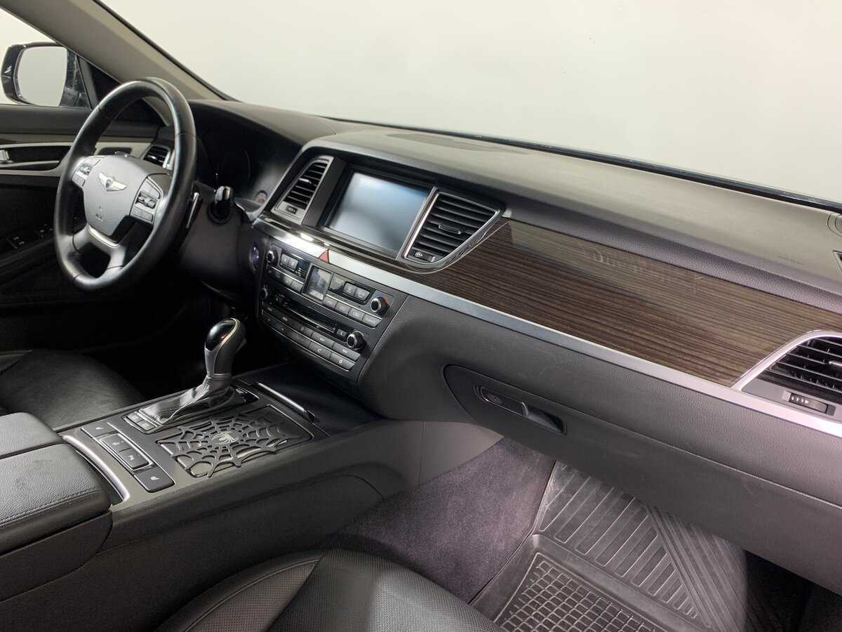 Hyundai Genesis 2016 года с пробегом. Фото: #13