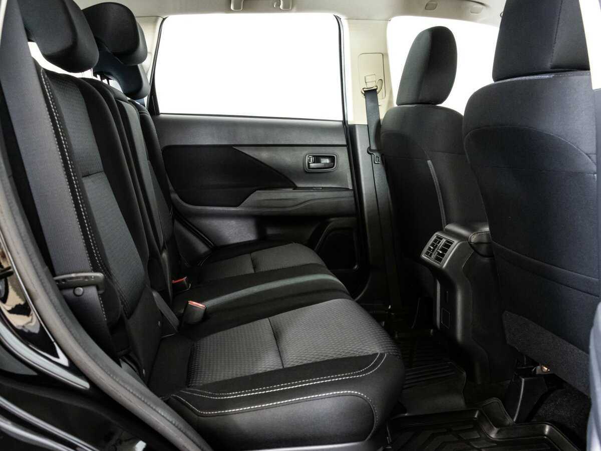 Mitsubishi Outlander 2018 года с пробегом. Фото: #13