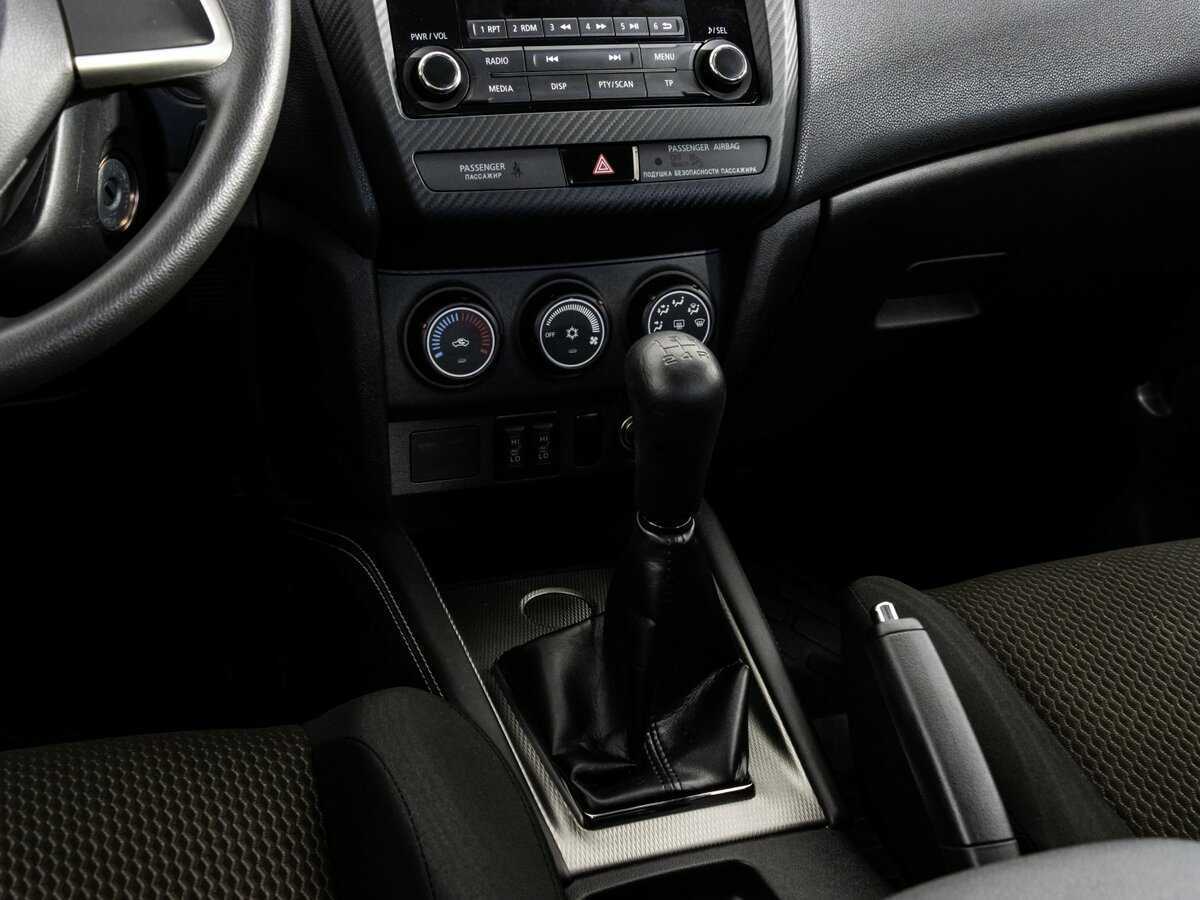 Б/У Митсубиши АС-Икс 2017 года. Фото: #9