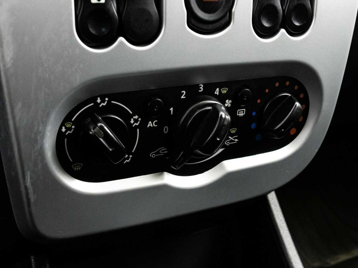 Б/У Рено Сандеро 2014 года. Фото: #12