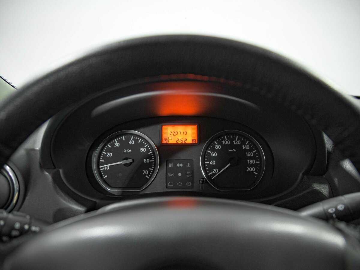 Б/У Ниссан Альмера 2014 года. Фото: #5