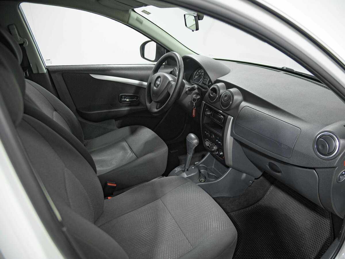 Б/У Ниссан Альмера 2014 года. Фото: #10