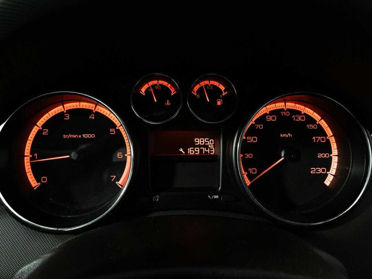 Б/У Пежо 408 2013 года. Фото: #11