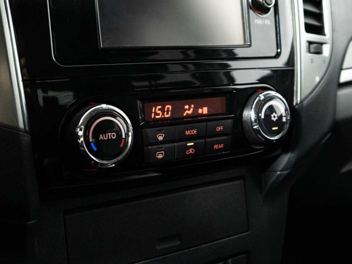 Mitsubishi Pajero 2015 года с пробегом. Фото: #14