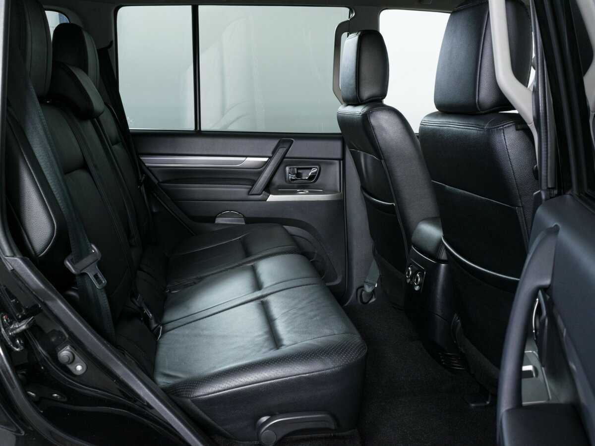 Mitsubishi Pajero 2012 года с пробегом. Фото: #9