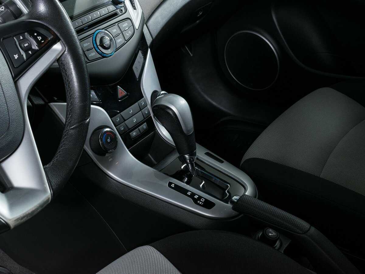 Б/У Шевроле Круз 2013 года. Фото: #12