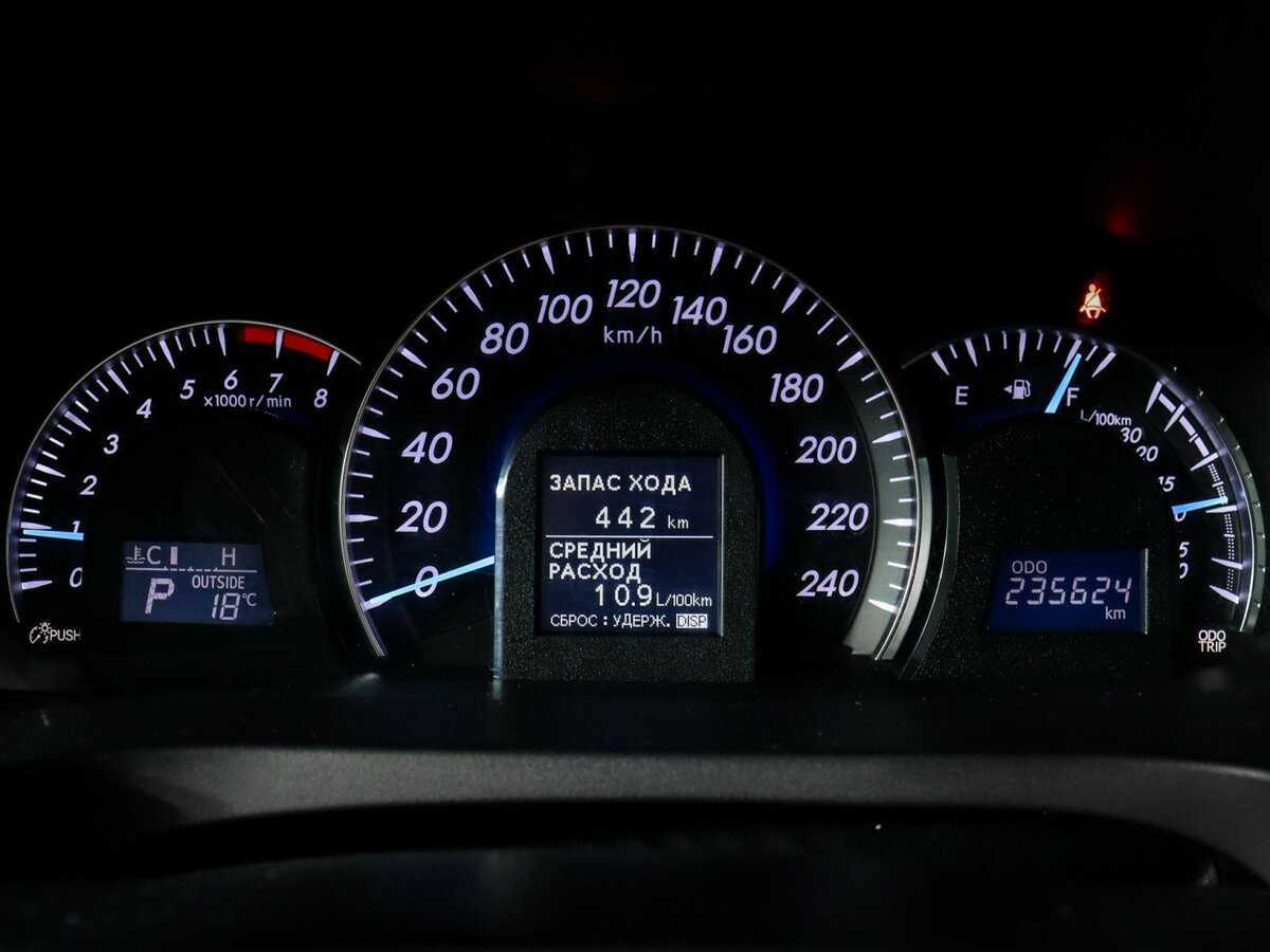 Б/У Тойота Камри 2013 года. Фото: #9