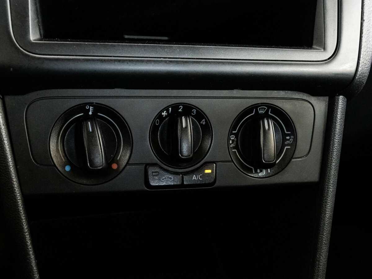 Б/У Фольксваген Поло 2017 года. Фото: #10