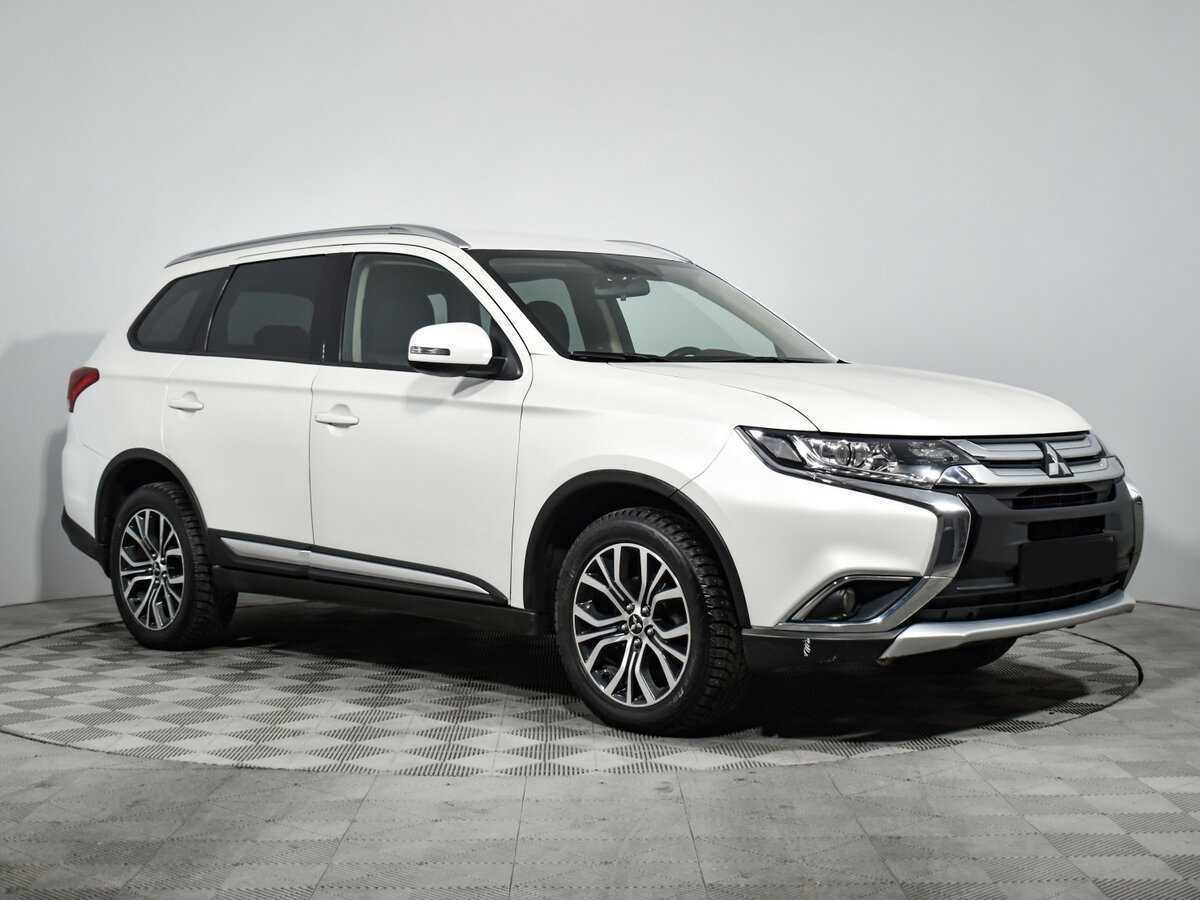 Mitsubishi Outlander 2018 года с пробегом. Фото: #2