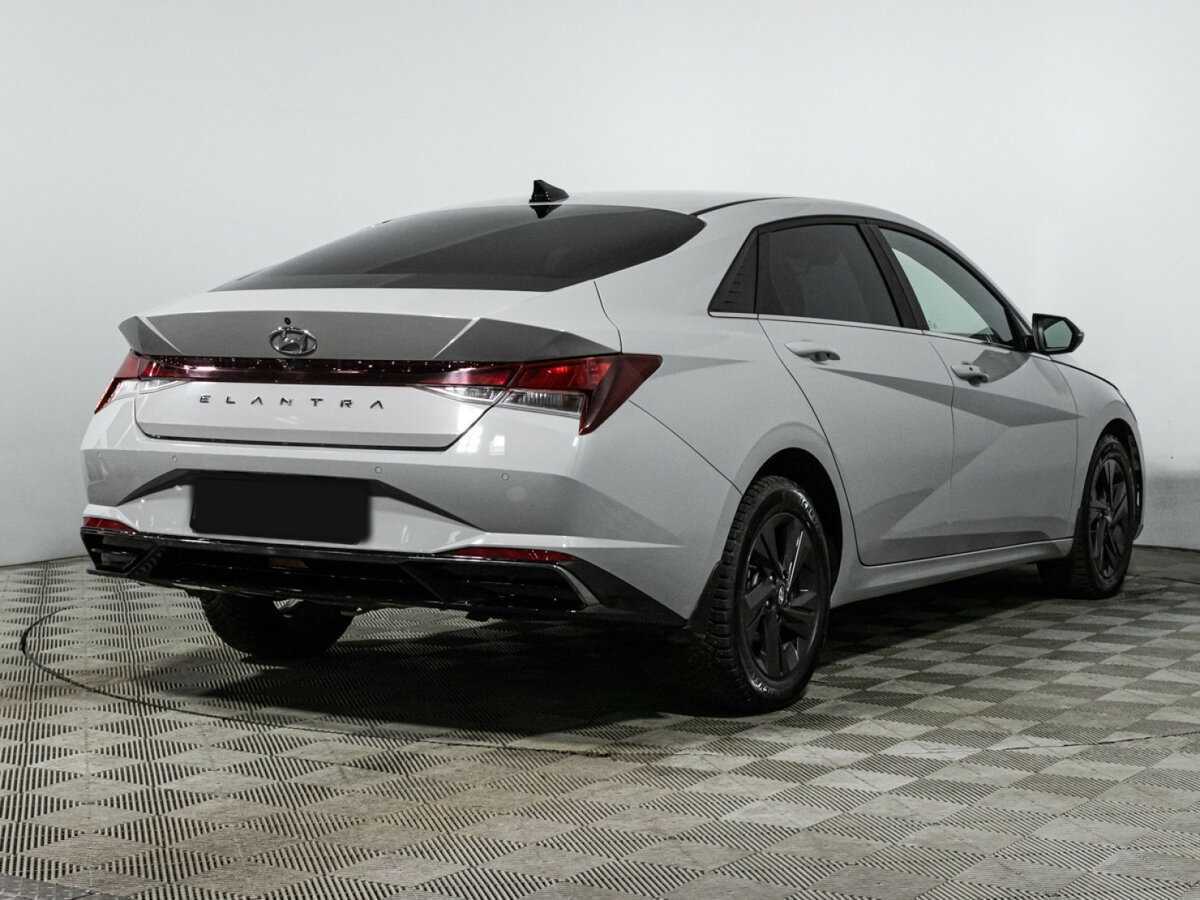 Hyundai Elantra 2021 года с пробегом. Фото: #4