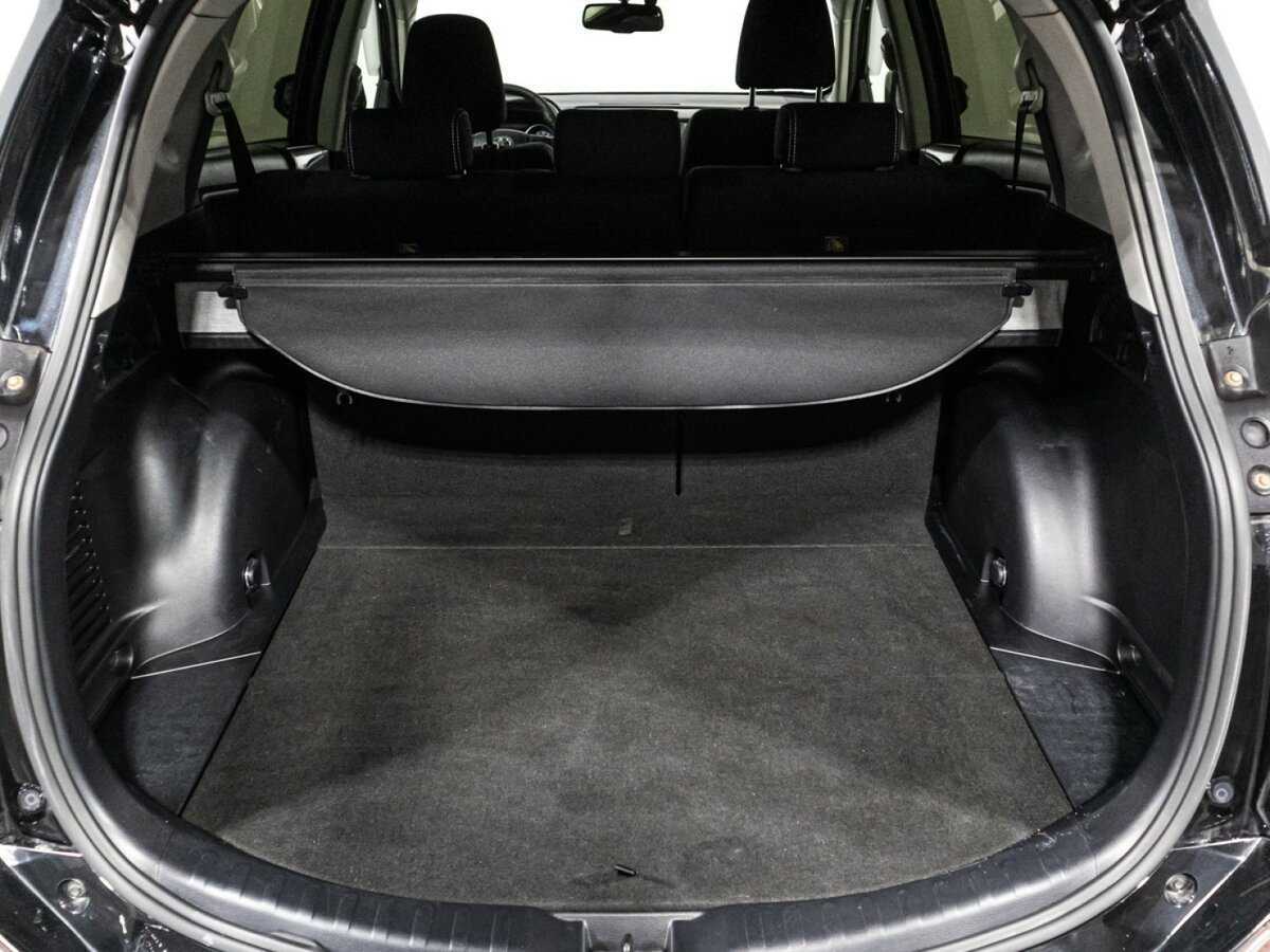 Toyota RAV4 2015 года с пробегом. Фото: #14