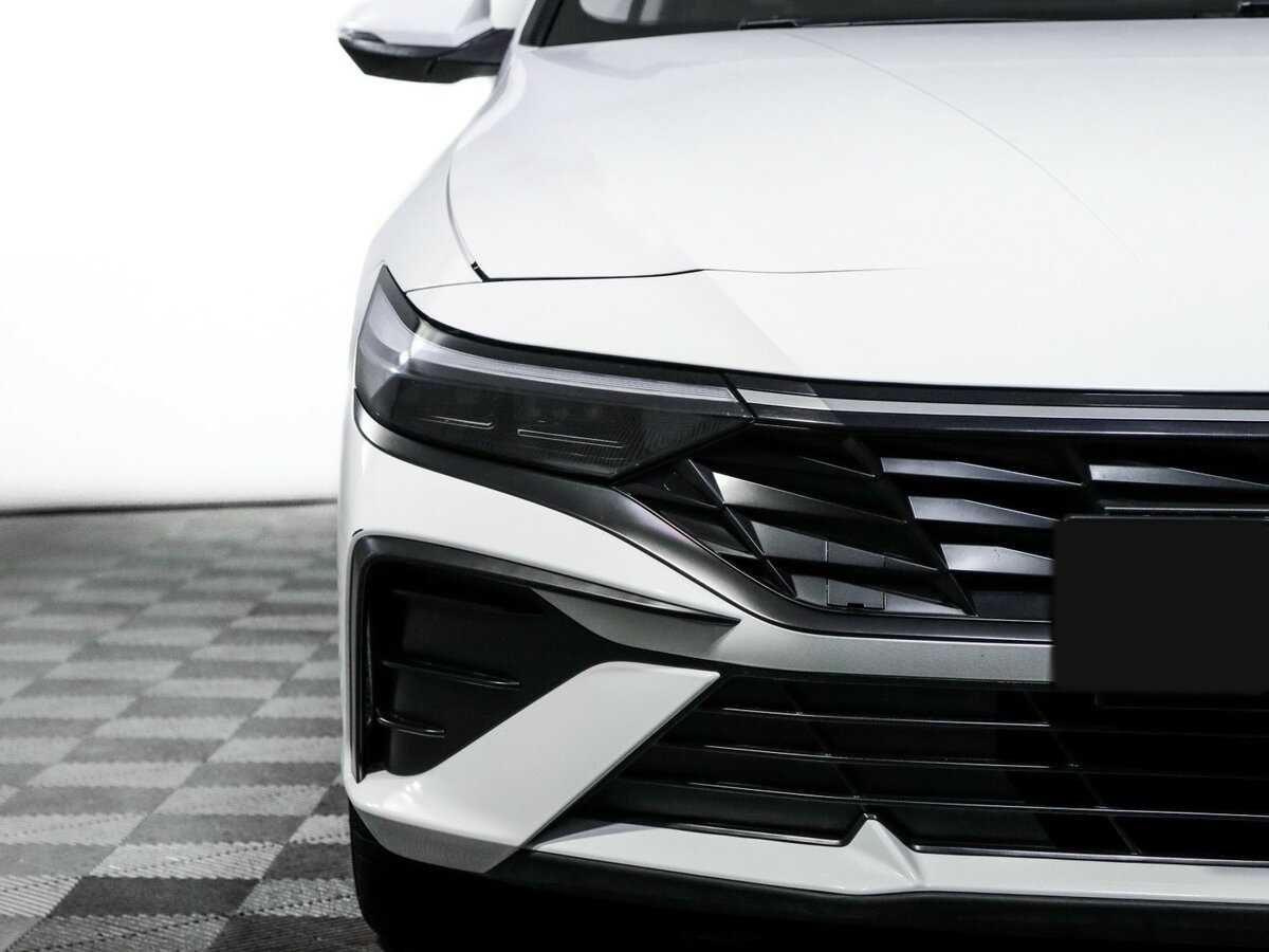 Hyundai Elantra 2023 года с пробегом. Фото: #14