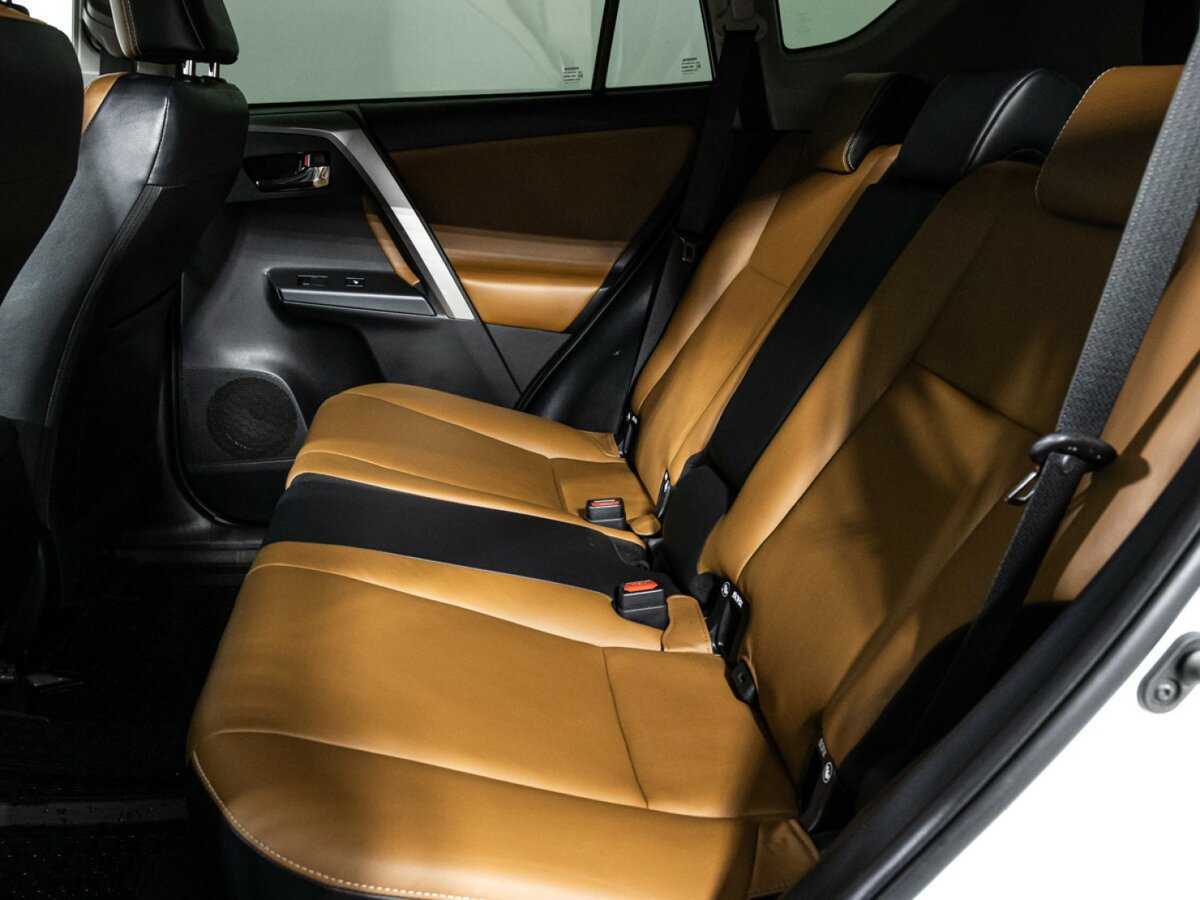 Toyota RAV4 2019 года с пробегом. Фото: #9