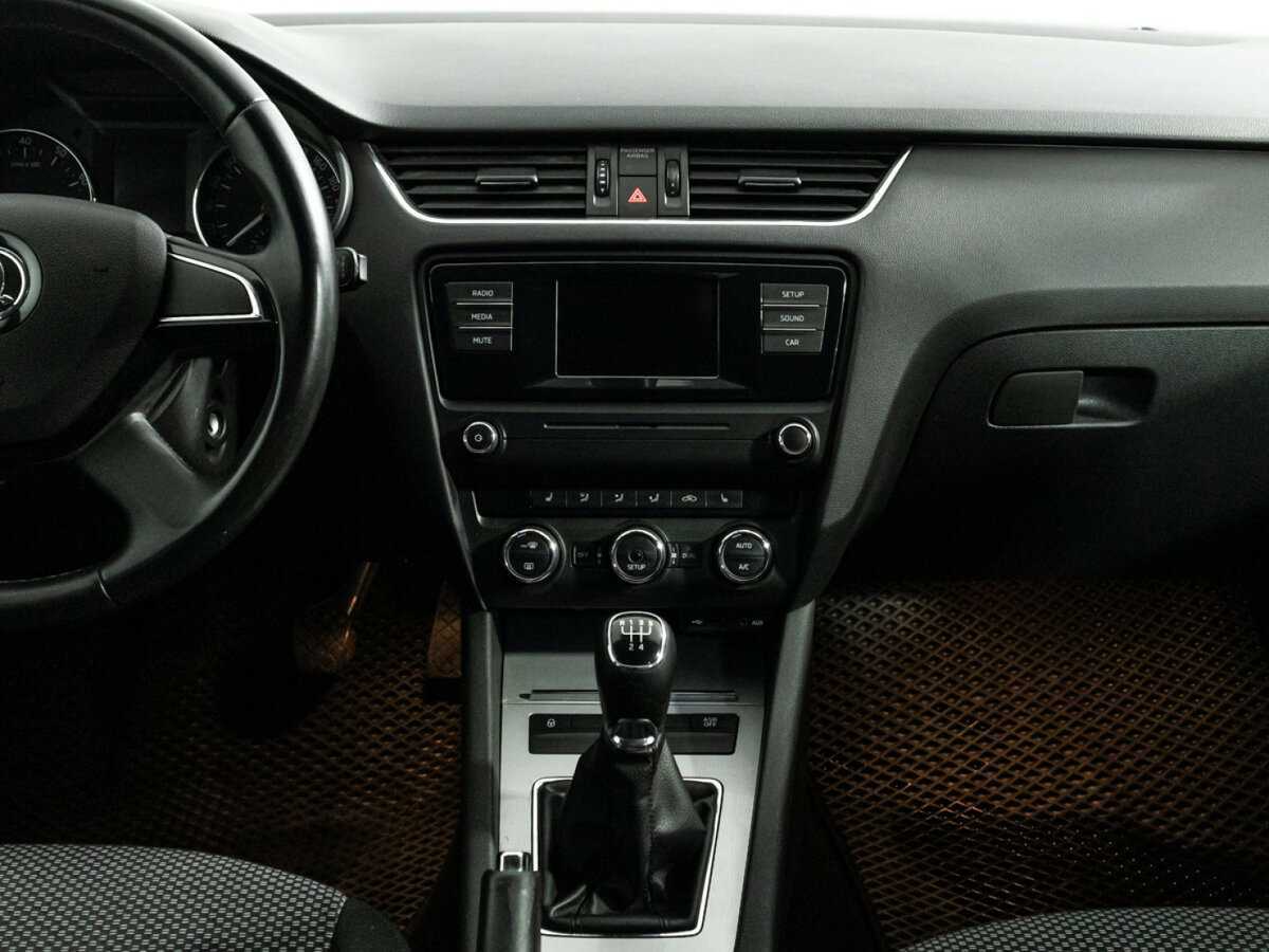 Б/У Шкода Октавия 2014 года. Фото: #13