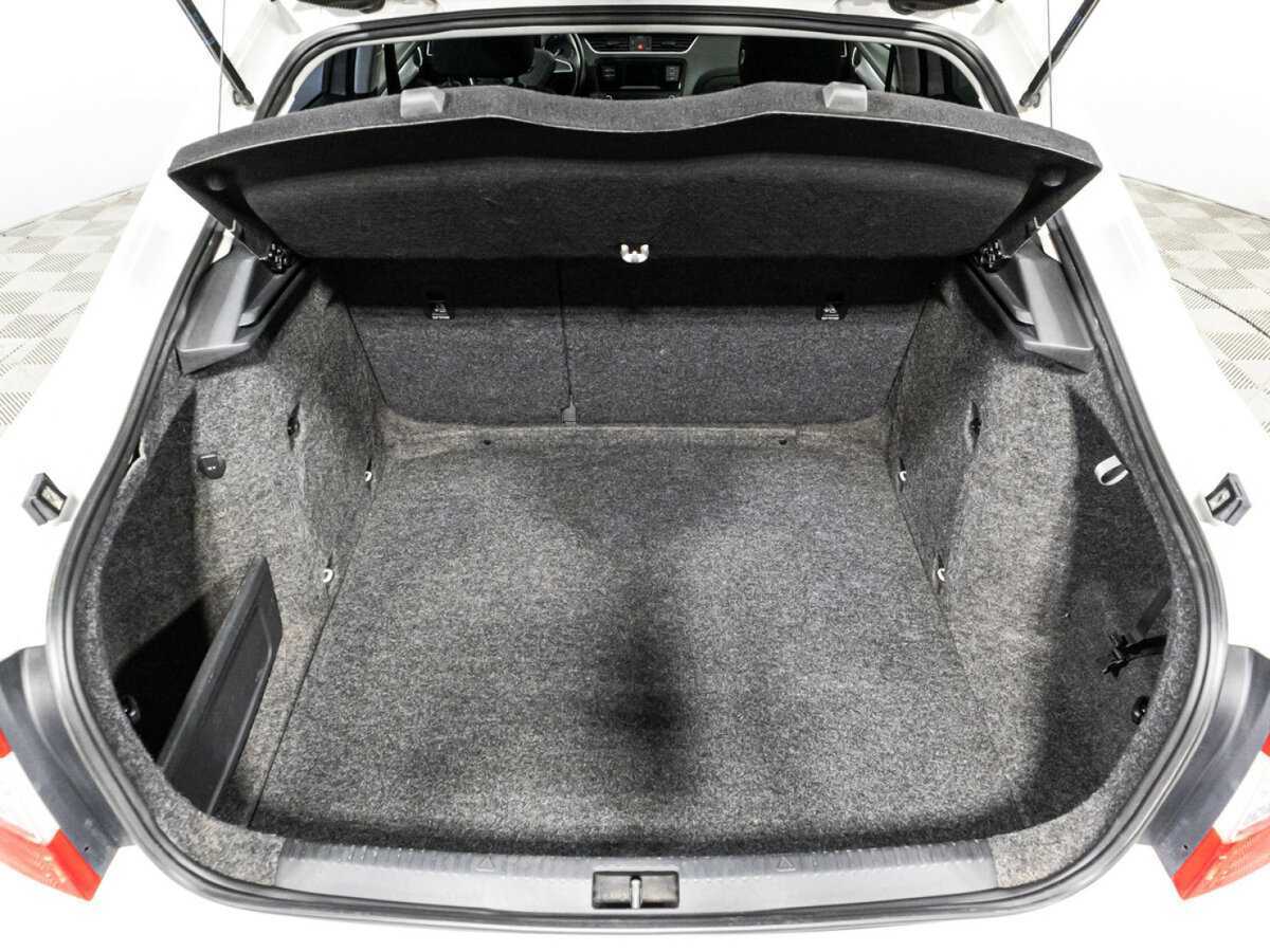 Б/У Шкода Октавия 2014 года. Фото: #14