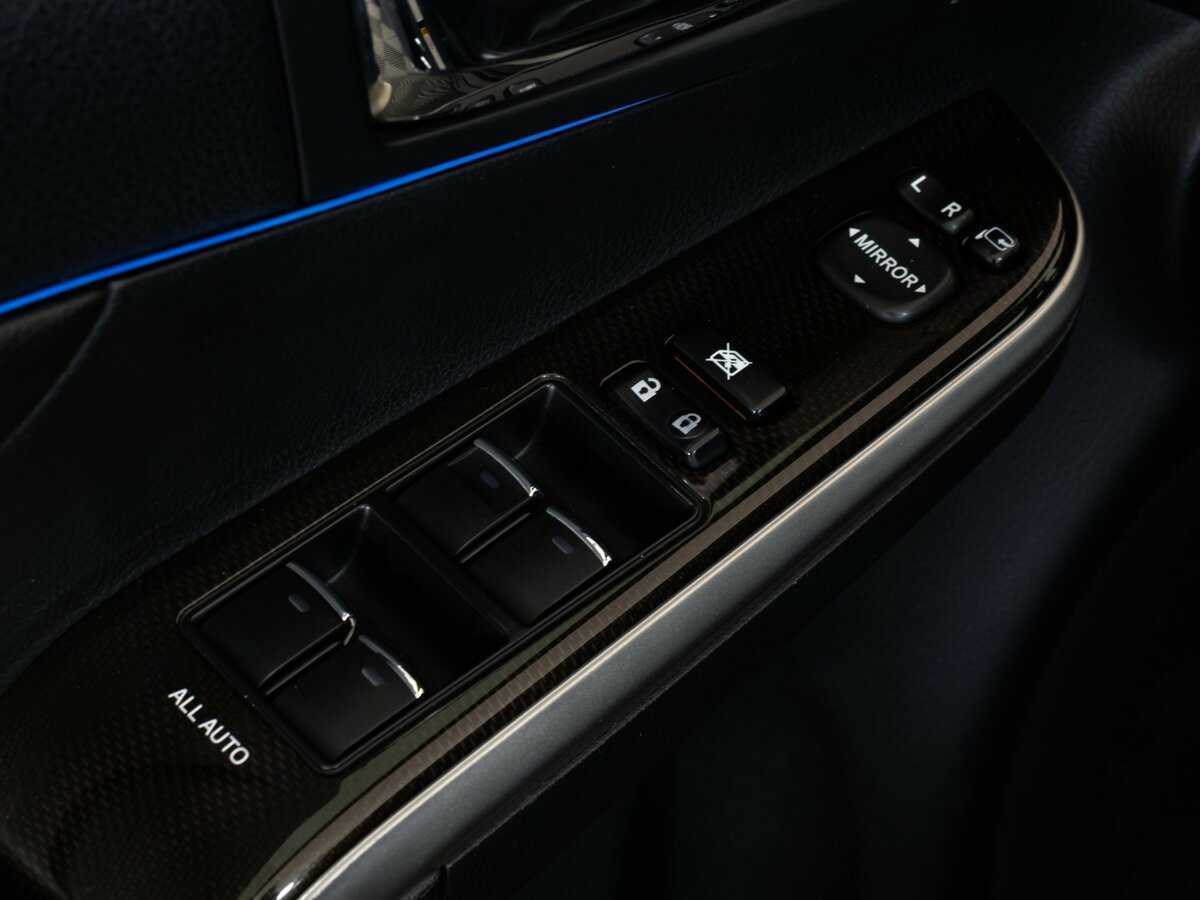 Б/У Тойота Камри 2015 года. Фото: #15