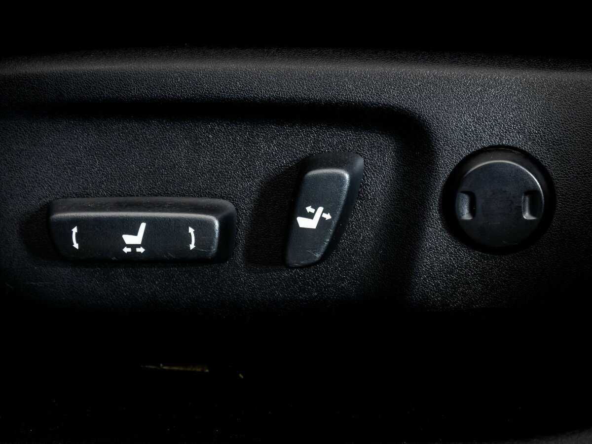 Б/У Тойота Камри 2015 года. Фото: #17