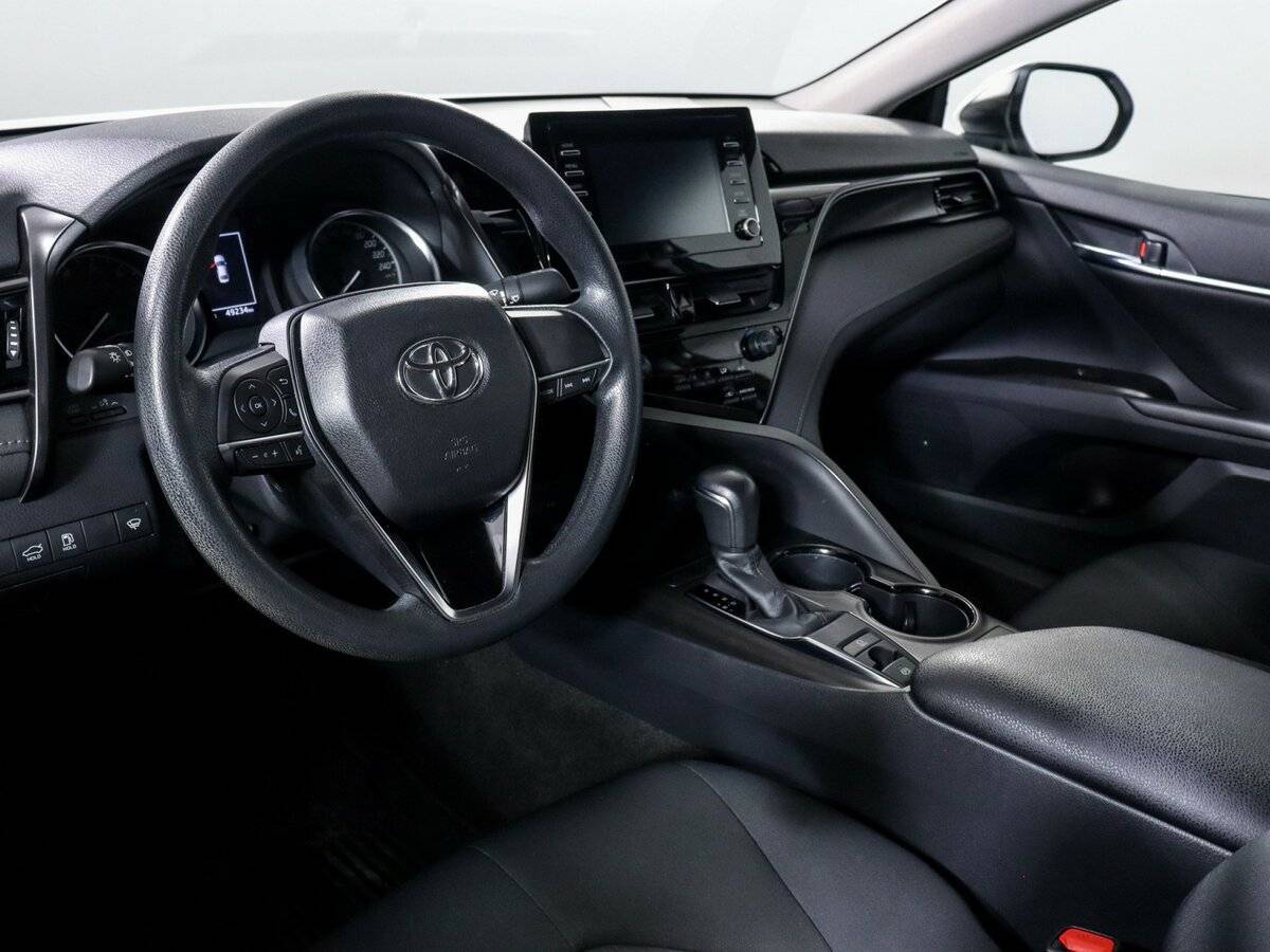 Toyota Camry 2021 года с пробегом. Фото: #10