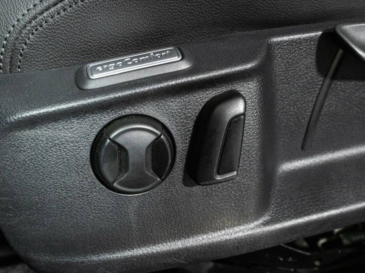 Б/У Фольксваген Пассат 2016 года. Фото: #17