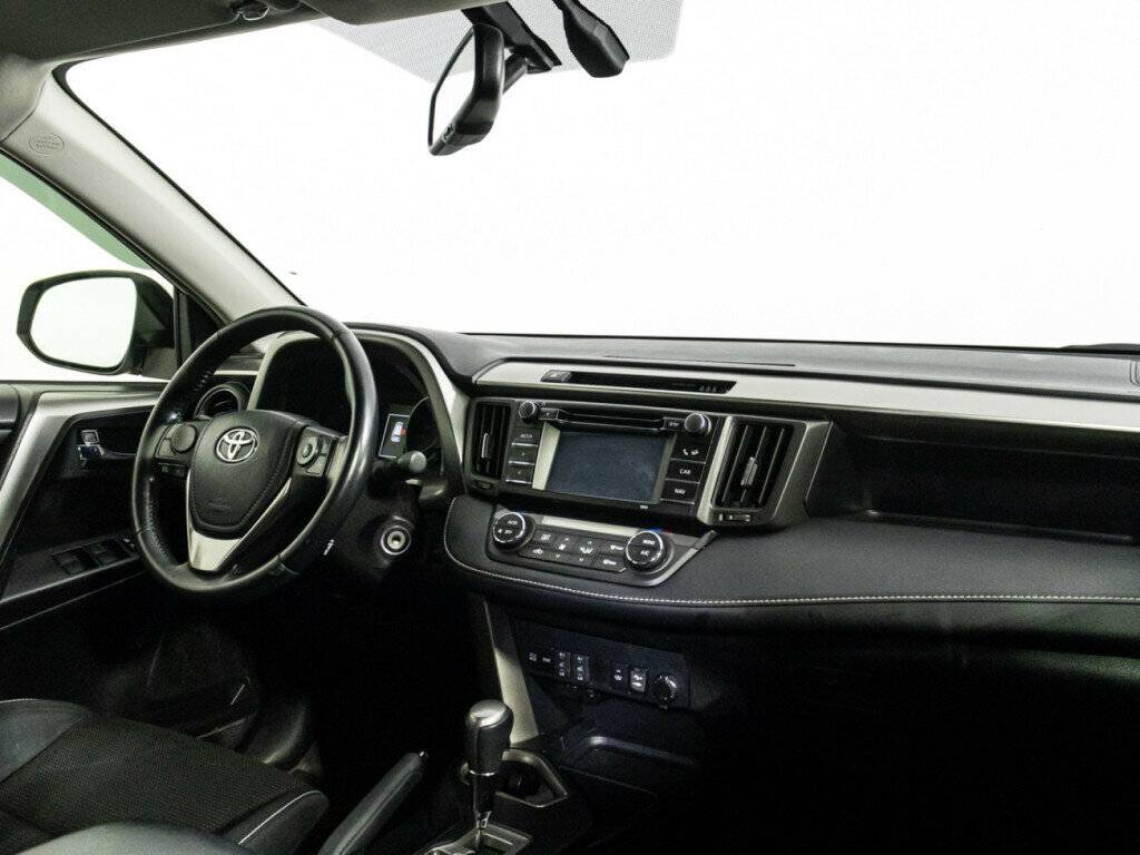 Toyota RAV4 2016 года с пробегом. Фото: #6