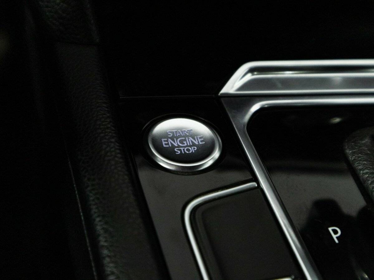 Б/У Фольксваген Пассат 2017 года. Фото: #20