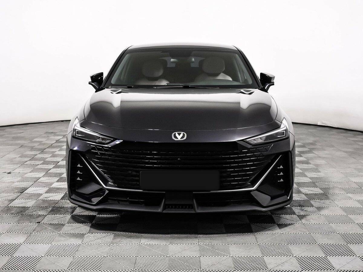 Changan UNI-V 2022 года с пробегом. Фото: #1