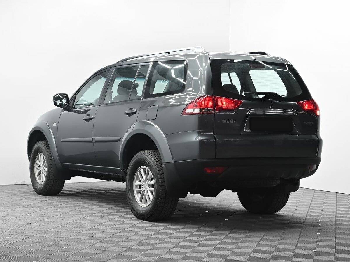 Б/У Митсубиши Паджеро Спорт 2014 года. Фото: #2