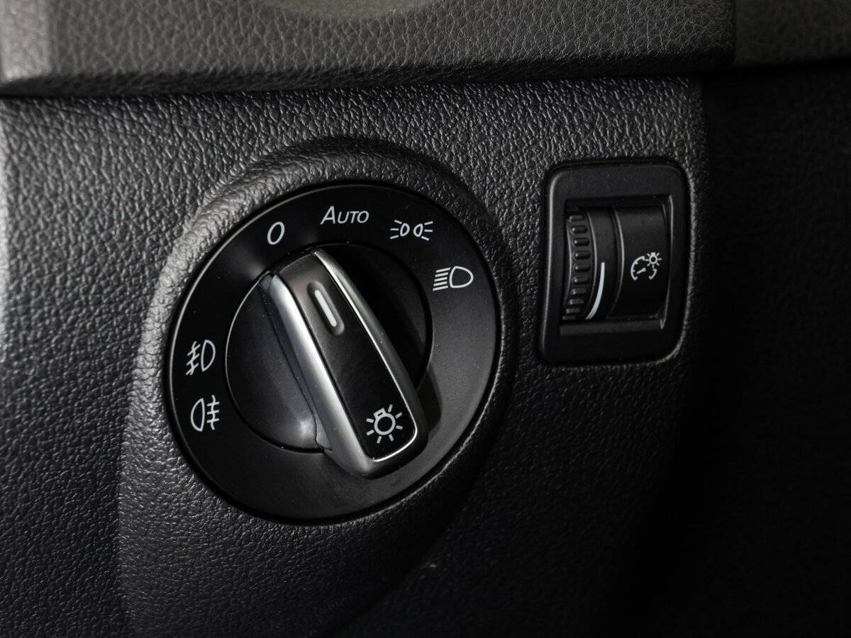 Б/У Фольксваген Тигуан 2015 года. Фото: #11