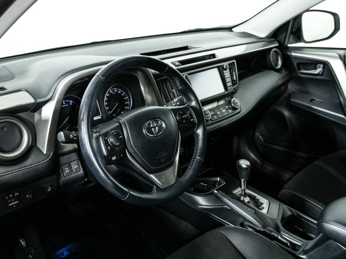 Toyota RAV4 2017 года с пробегом. Фото: #10