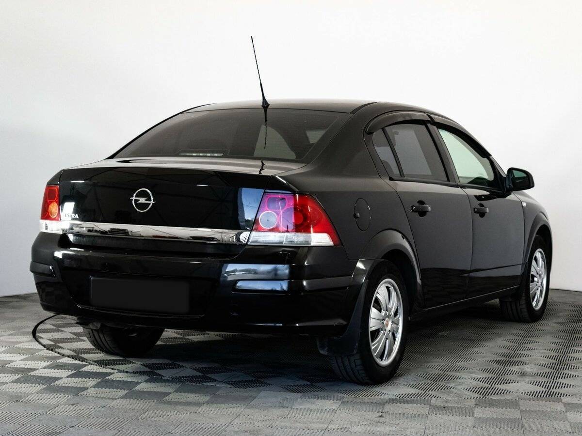 Б/У Опель Астра 2014 года. Фото: #4