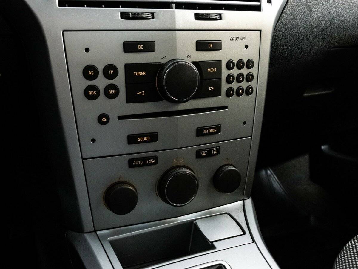 Б/У Опель Астра 2014 года. Фото: #14