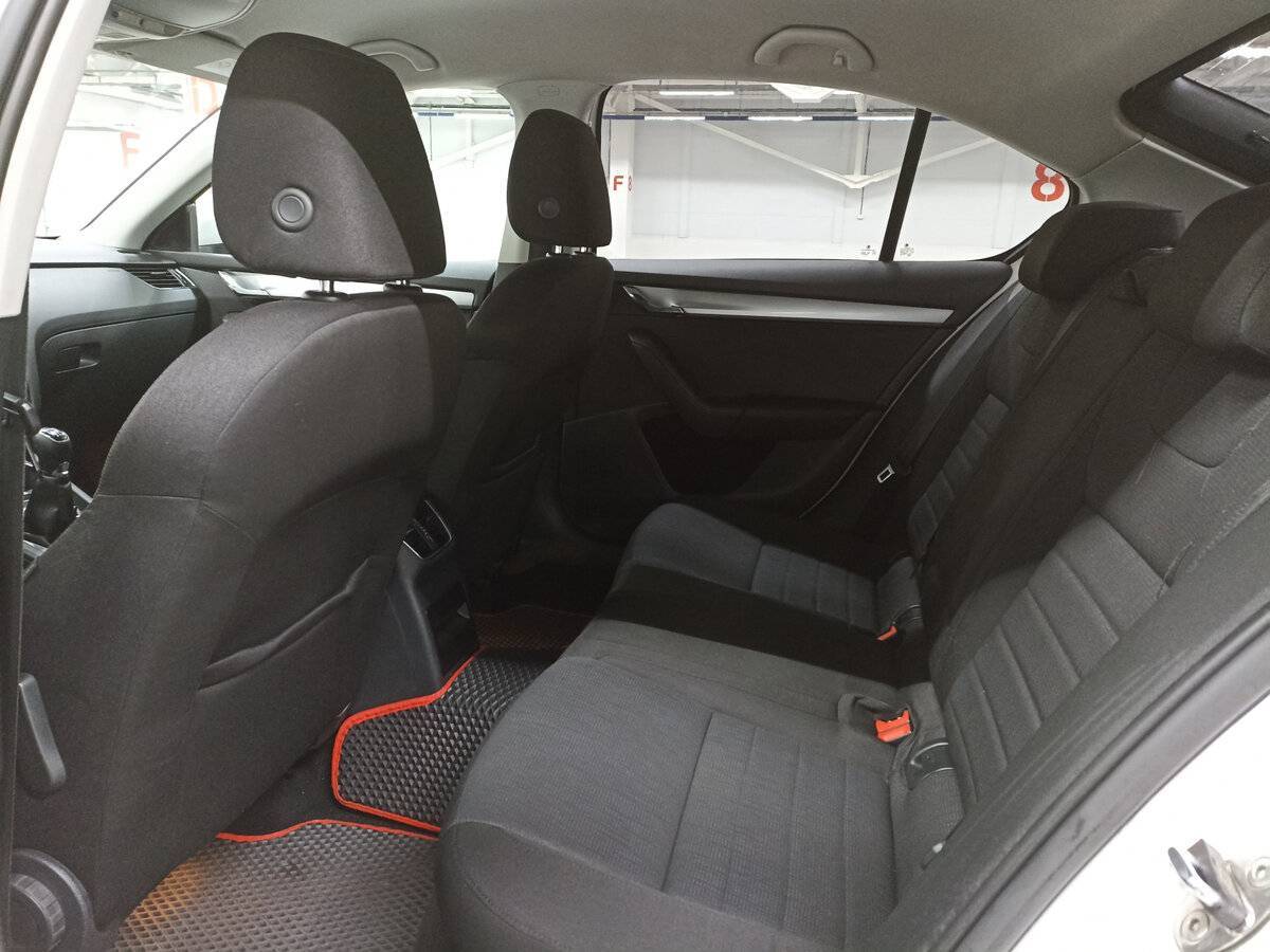 Б/У Шкода Октавия 2013 года. Фото: #11