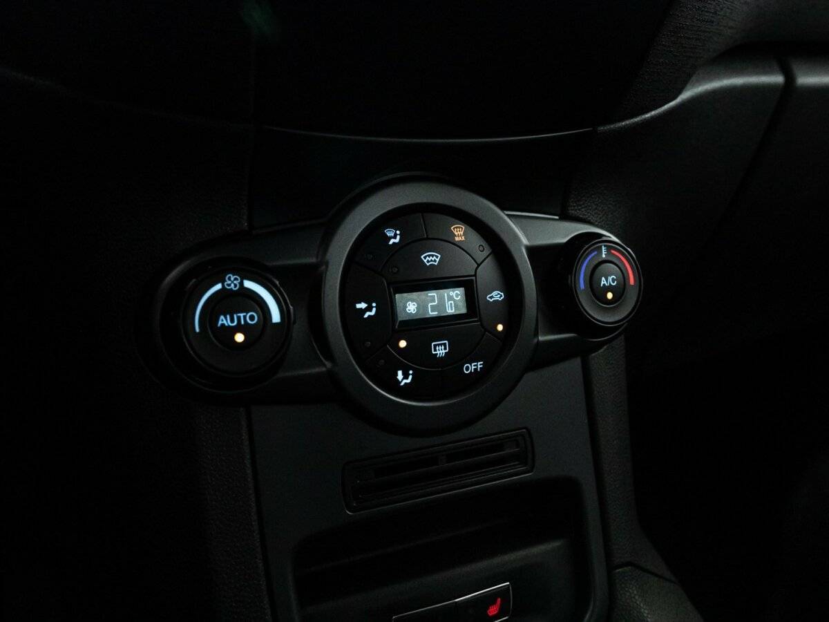 Б/У Форд Фиеста 2015 года. Фото: #15