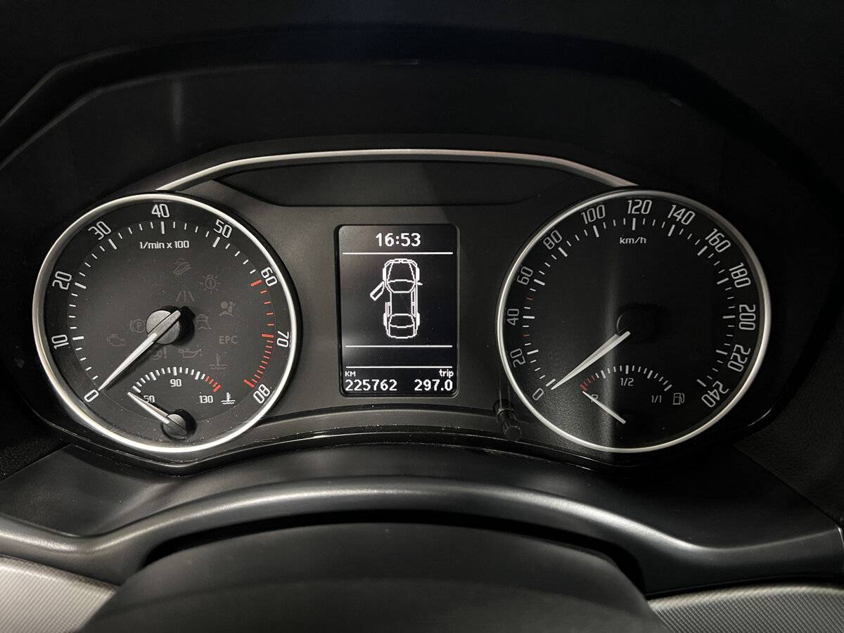 Б/У Шкода Октавия 2012 года. Фото: #11