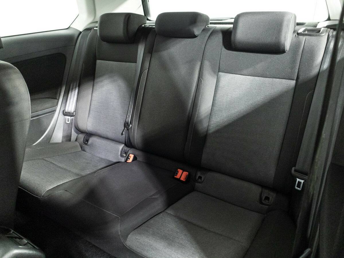 Б/У Фольксваген Гольф 2013 года. Фото: #9