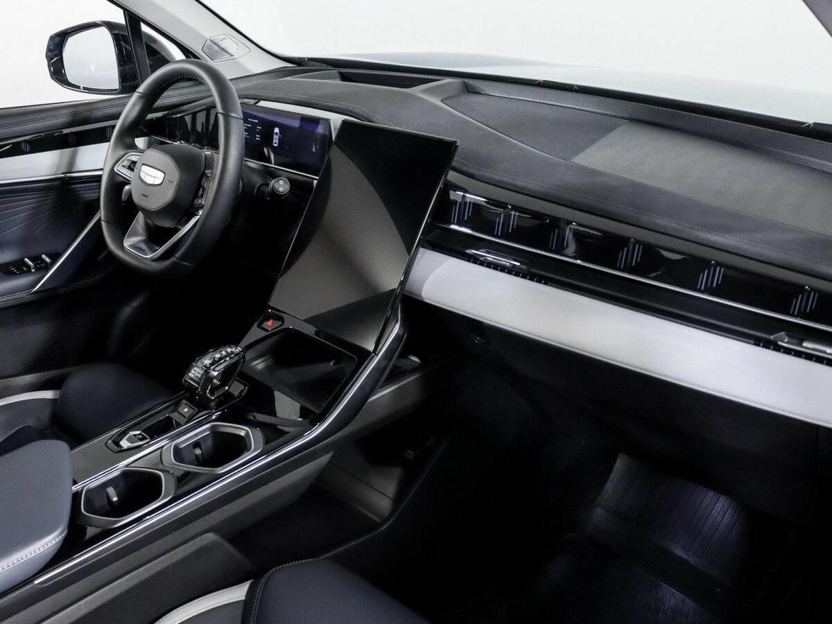 Geely Atlas 2024 года с пробегом. Фото: #8