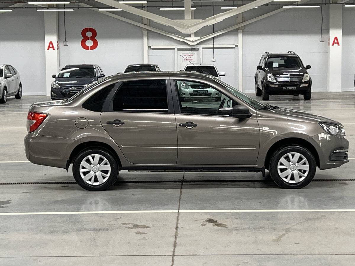 Б/У Лада (ВАЗ) Гранта 2021 года. Фото: #3