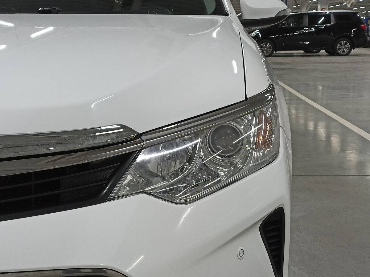 Б/У Тойота Камри 2016 года. Фото: #15