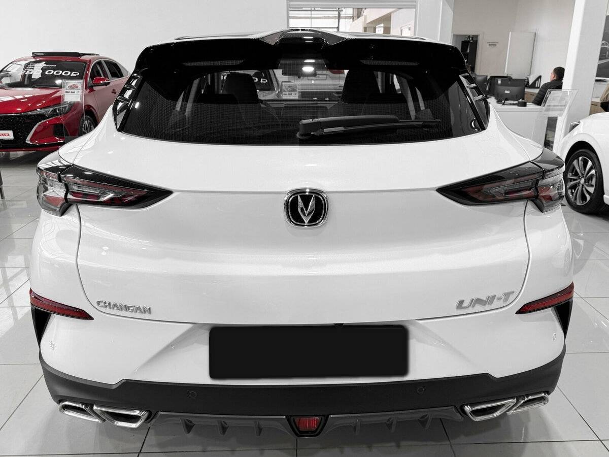Changan UNI-T 2024 года с пробегом. Фото: #2