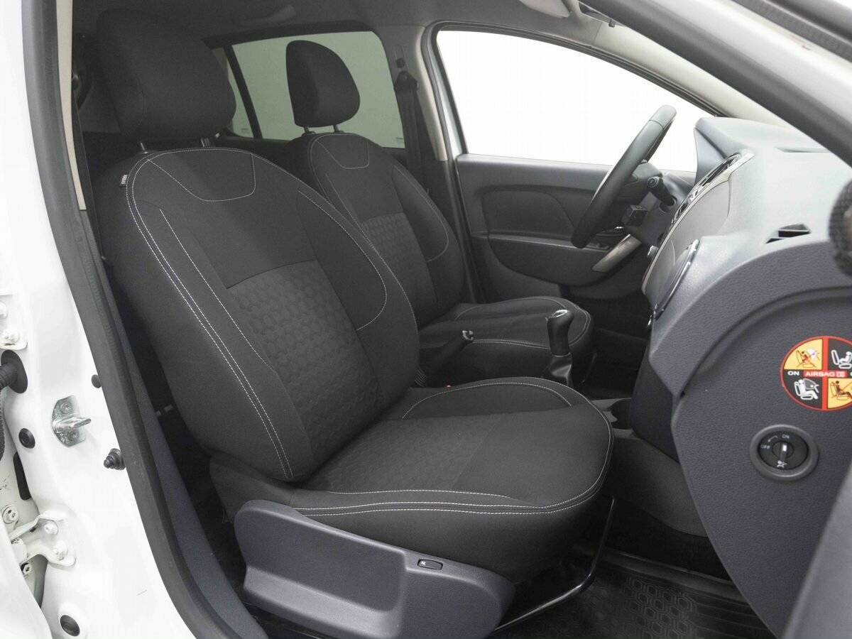 Б/У Рено Сандеро 2016 года. Фото: #11