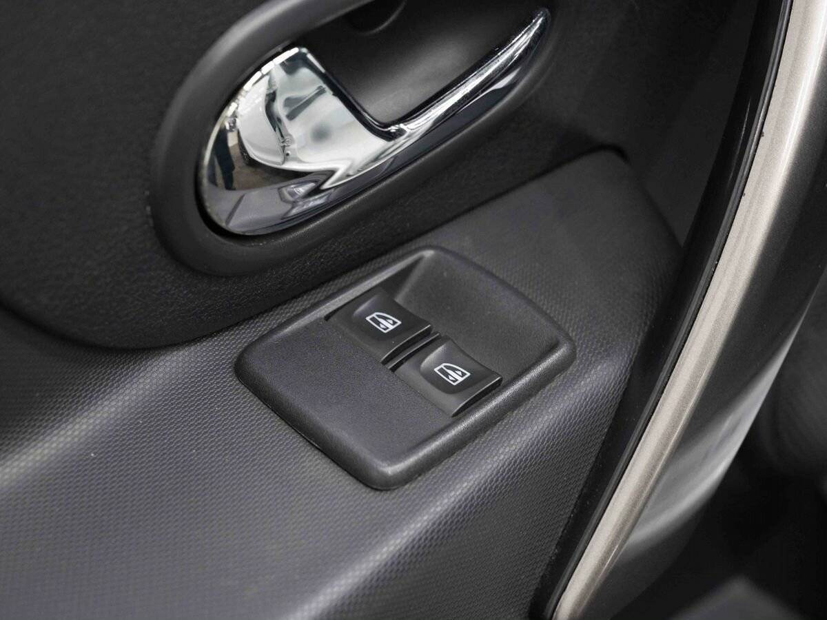 Б/У Рено Сандеро 2016 года. Фото: #17