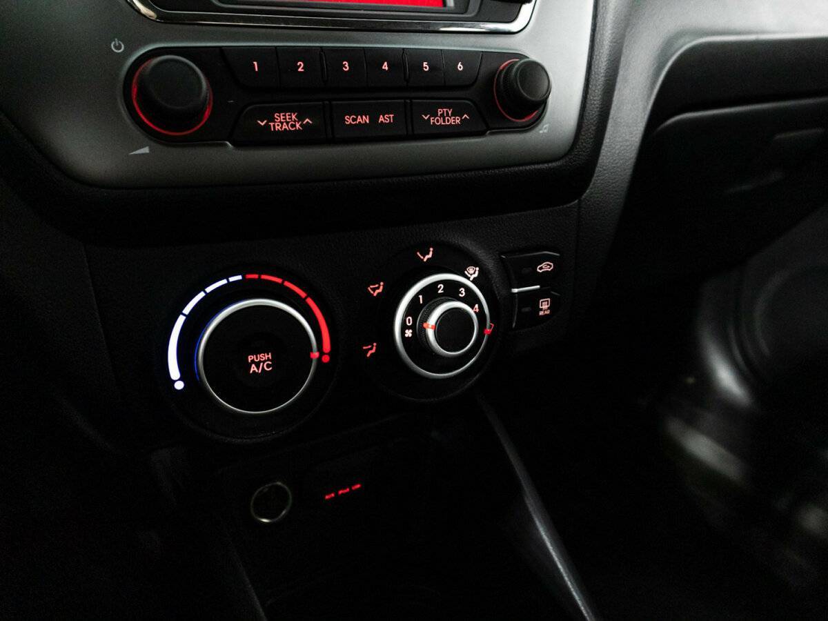 Б/У Киа Рио 2014 года. Фото: #15