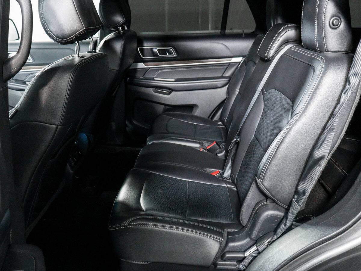 Ford Explorer 2017 года с пробегом. Фото: #9
