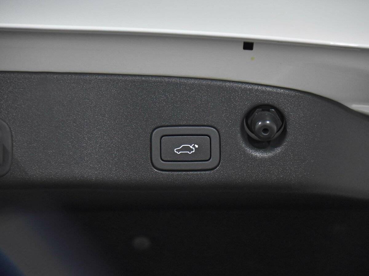 Jaguar XJ 2016 года с пробегом. Фото: #22