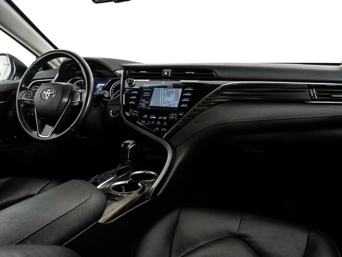 Toyota Camry 2018 года с пробегом. Фото: #9
