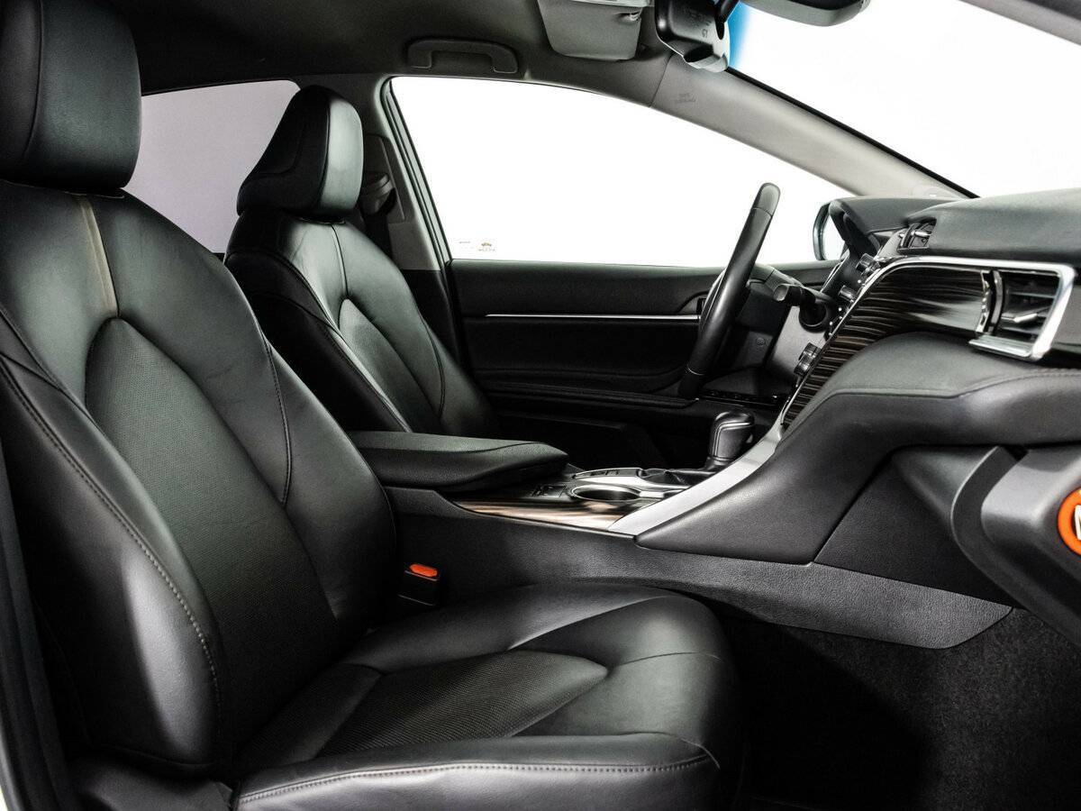 Toyota Camry 2018 года с пробегом. Фото: #17