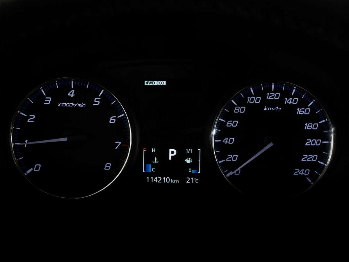 Б/У Митсубиши Оутлэндер 2014 года. Фото: #18