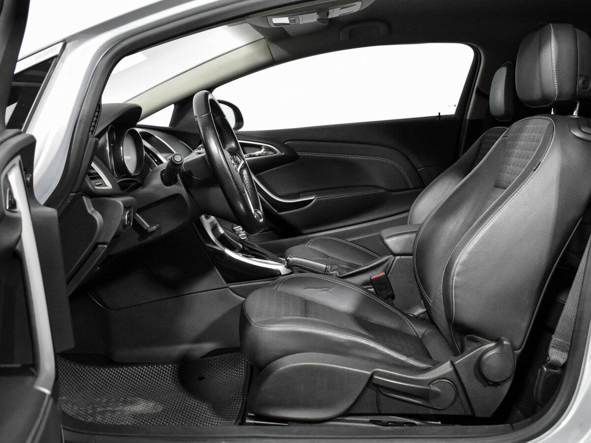 Б/У Опель Астра 2012 года. Фото: #9