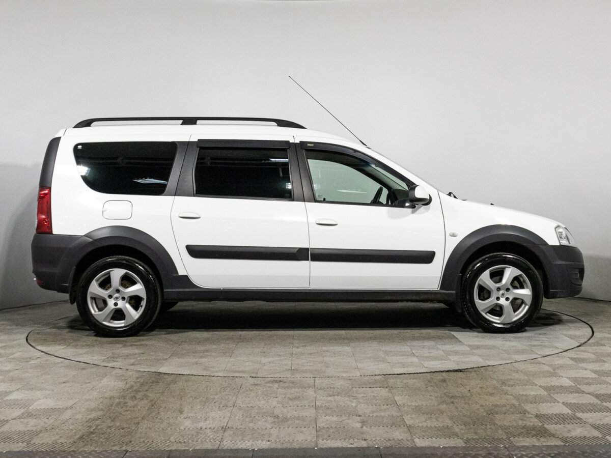 Б/У Лада (ВАЗ) Ларгус 2020 года. Фото: #3